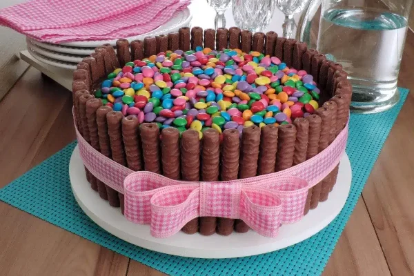 bolo-de-chocolate-confeitado-50853